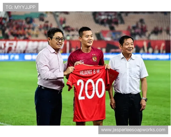 中国足球新星安东尼奥加盟动态引发热议,未来值得关注的潜力发展方向 中国足球新星安东尼奥加盟动态引发热议,未来值得关注的潜力发展方向