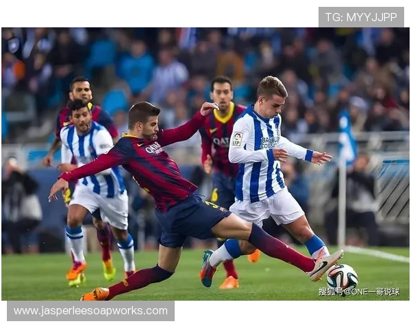 巴萨防线漏洞频繁暴露，教练须调整战术迎接挑战