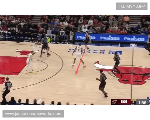 武切维奇高位挡拆为外线射手拉空间，比上季更高效组织